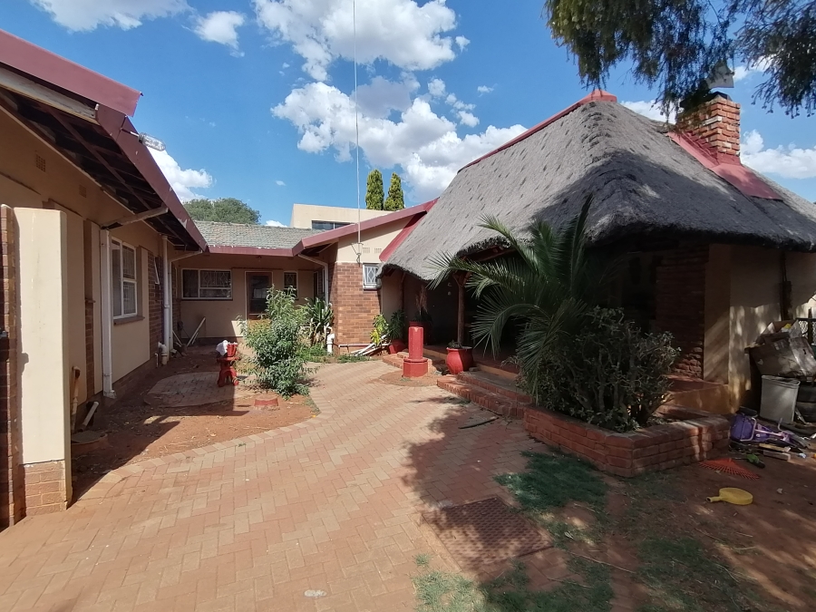 4 Bedroom Property for Sale in Stilfontein Ext 4 North West